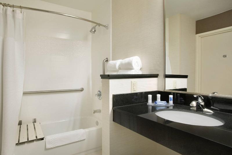 Fairfield Inn & Suites Quincy image 8
