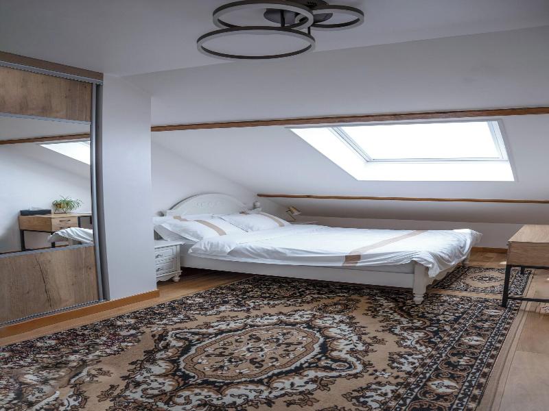 La Maison Charentonneau image