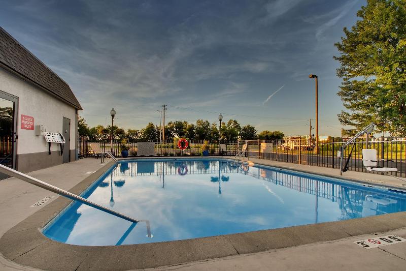 Wingfield Inn & Suites image