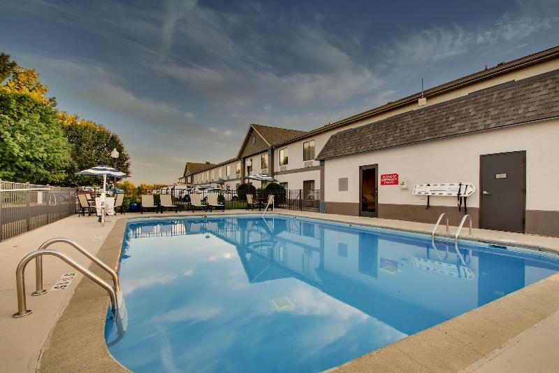 Wingfield Inn & Suites image