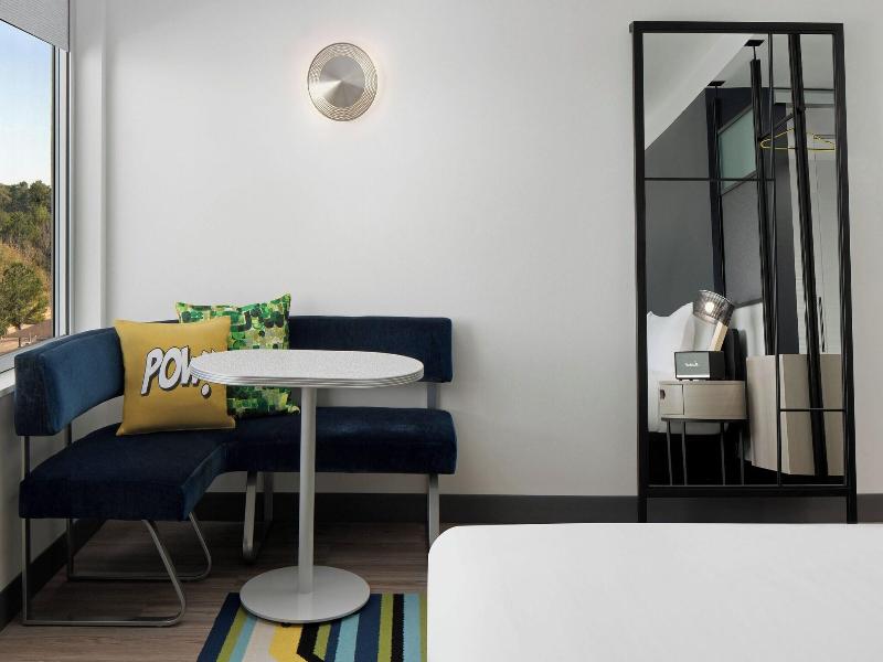 Aloft Houston Shenandoah image