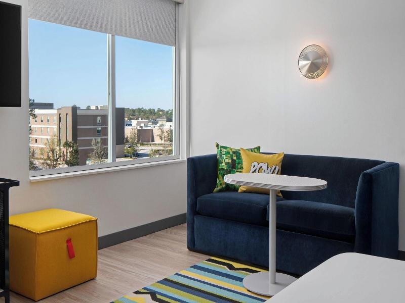 Aloft Houston Shenandoah image