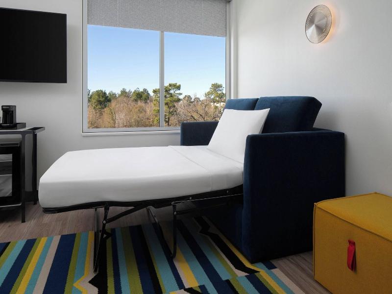 Aloft Houston Shenandoah image