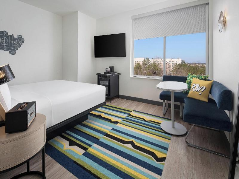 Aloft Houston Shenandoah image