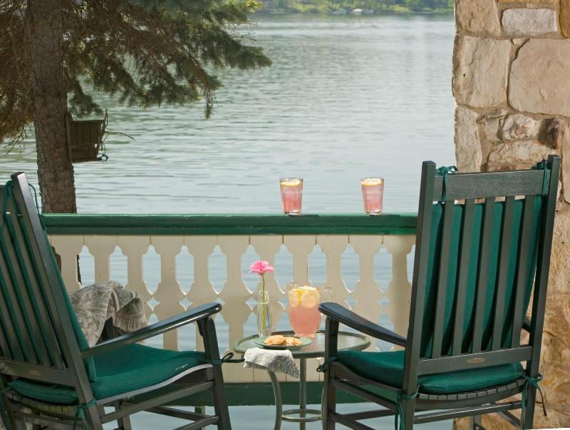 Lake Pointe Inn image
