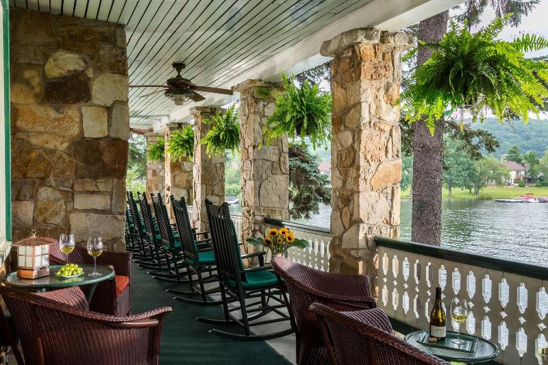 Lake Pointe Inn image