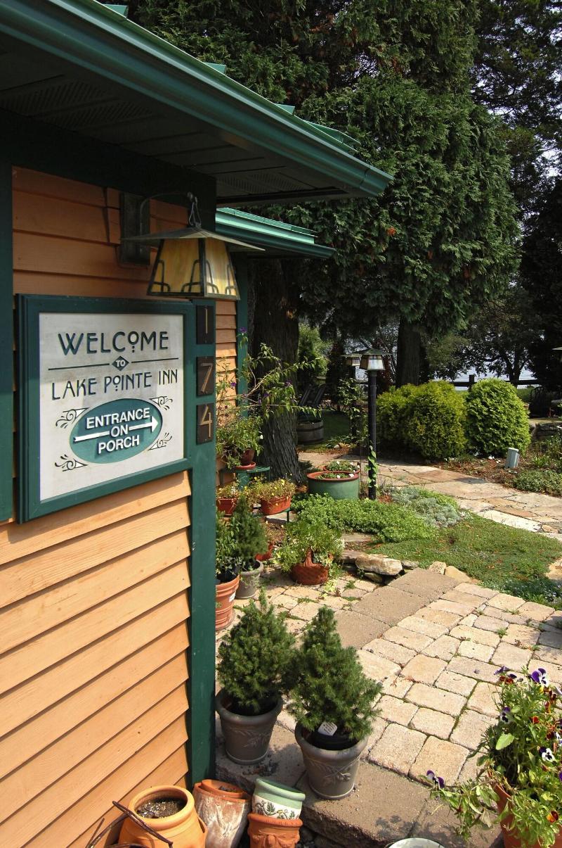 Lake Pointe Inn image