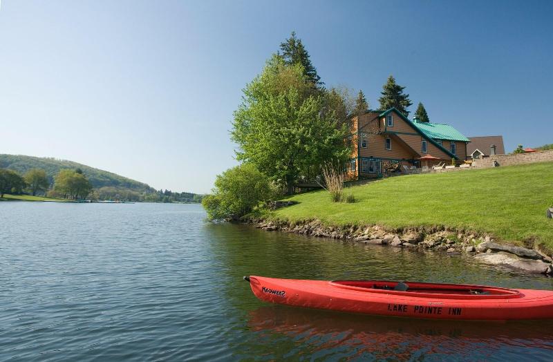 Lake Pointe Inn image