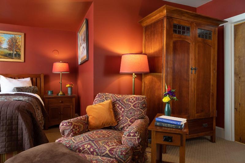 Lake Pointe Inn image