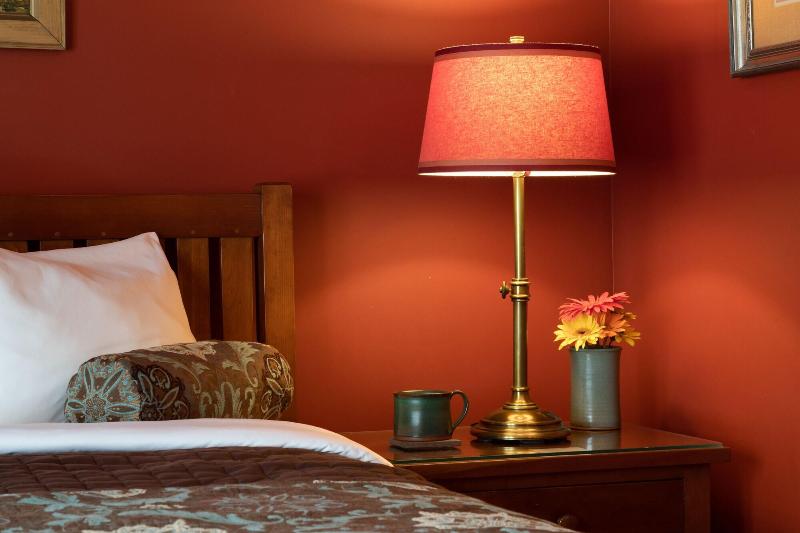Lake Pointe Inn image