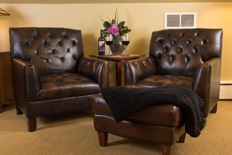 Lake Pointe Inn image