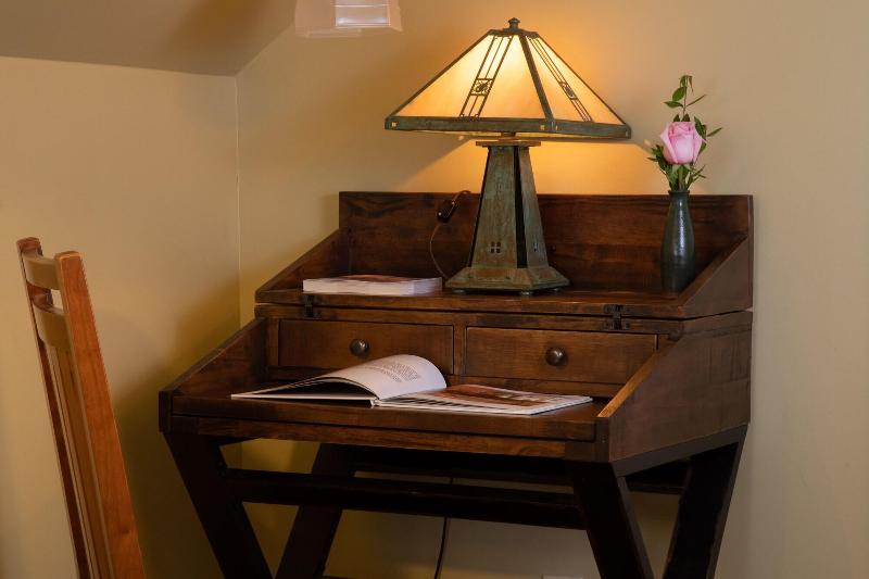 Lake Pointe Inn image