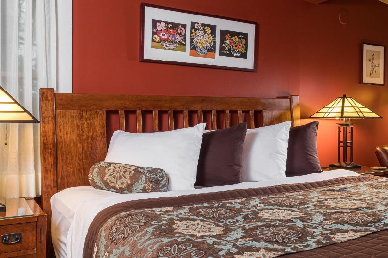 Lake Pointe Inn image