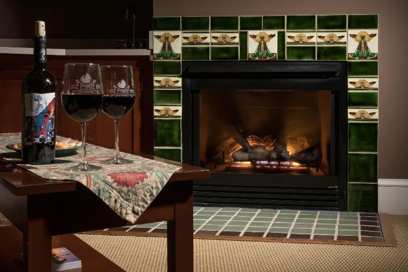 Lake Pointe Inn image