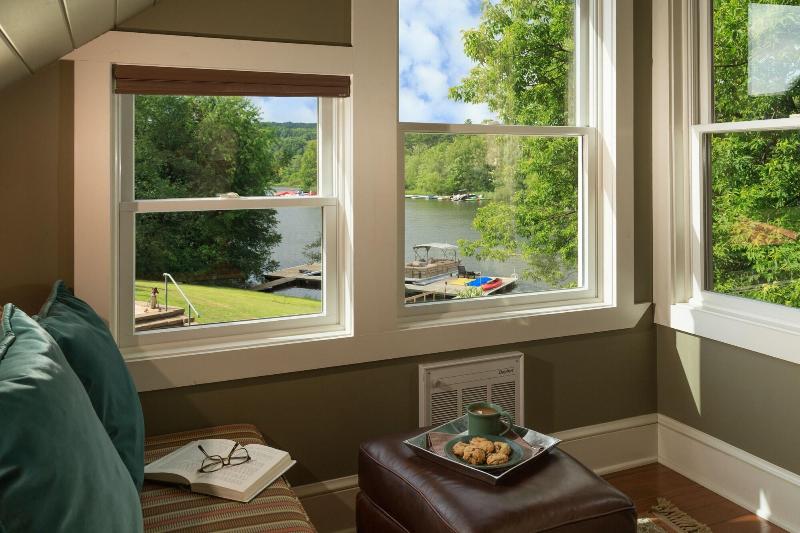 Lake Pointe Inn image