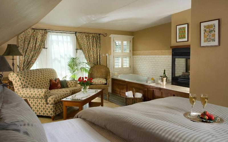 Lake Pointe Inn image