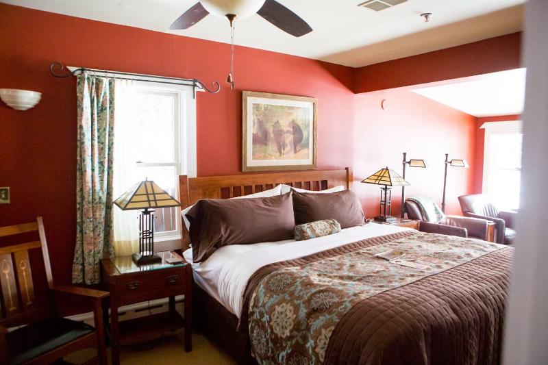 Lake Pointe Inn image