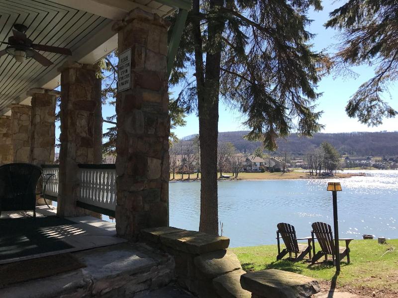 Lake Pointe Inn image