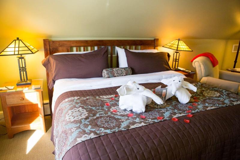 Lake Pointe Inn image