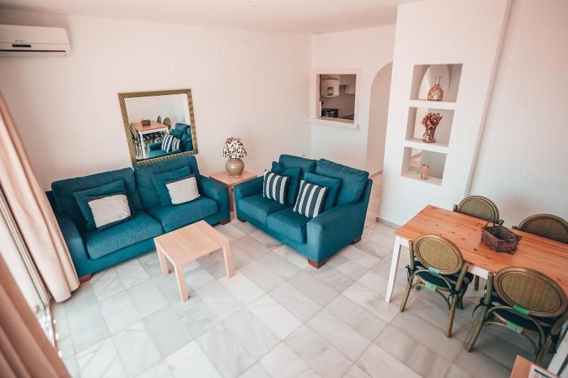 Apartamentos Marina Villages image