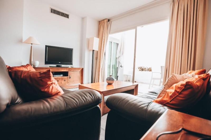 Apartamentos Marina Villages image