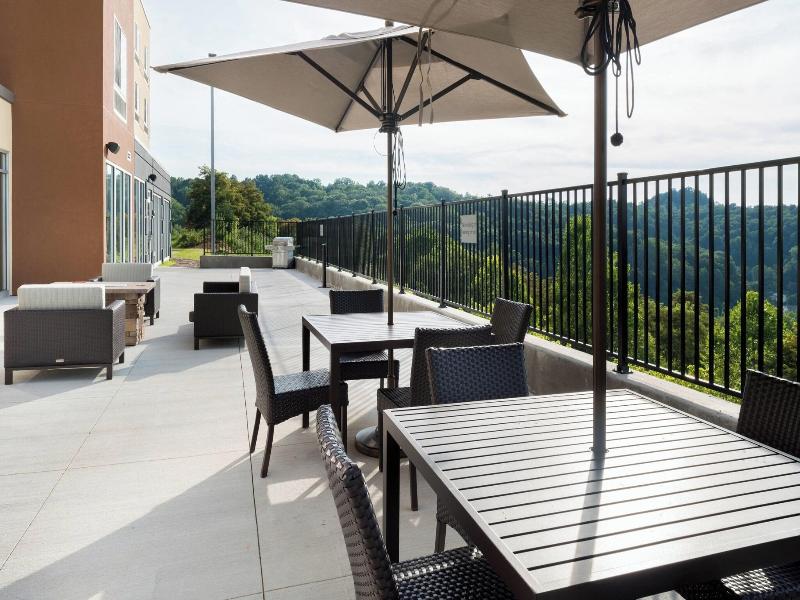 Fairfield Inn & Suites by Marriott Huntington image