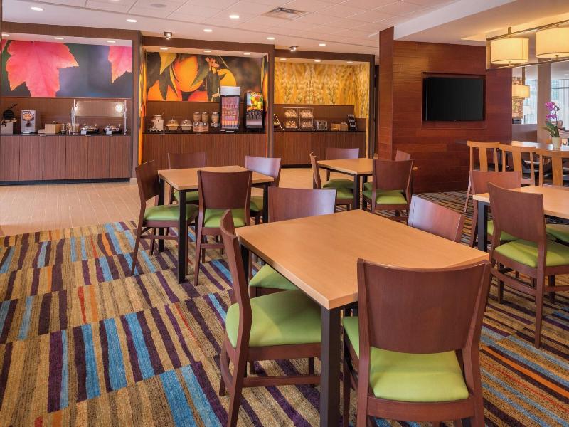 Fairfield Inn & Suites by Marriott Huntington image