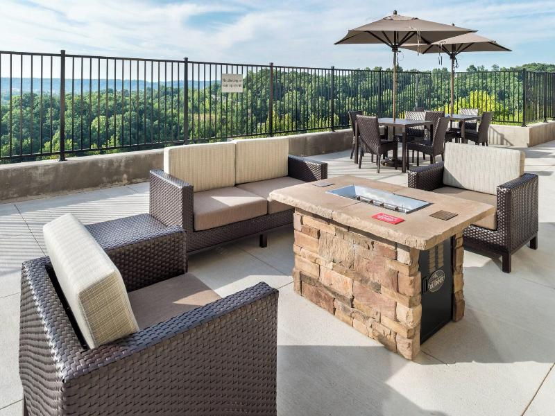Fairfield Inn & Suites by Marriott Huntington image