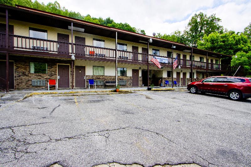 OYO Hotel Chapmanville Inn, WV - Hwy 119 image