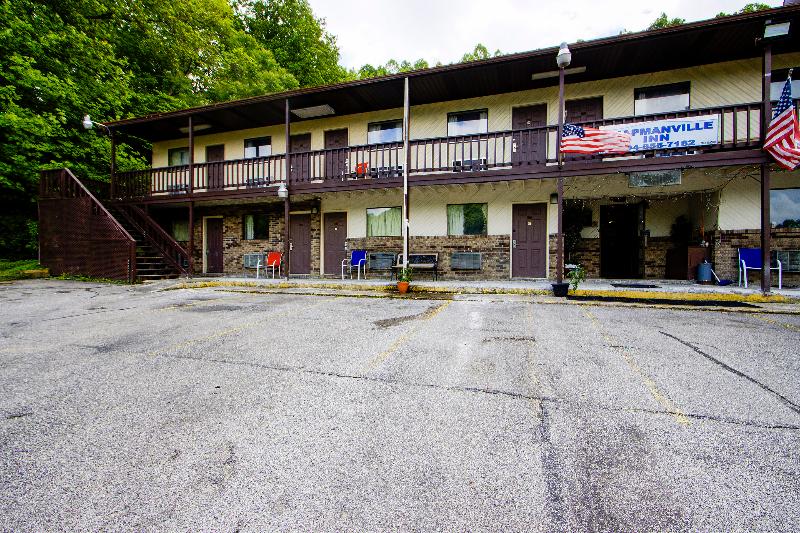 OYO Hotel Chapmanville Inn, WV - Hwy 119 image
