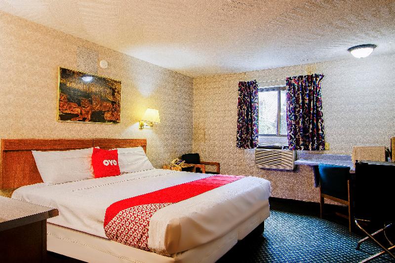 OYO Hotel Chapmanville Inn, WV - Hwy 119 image