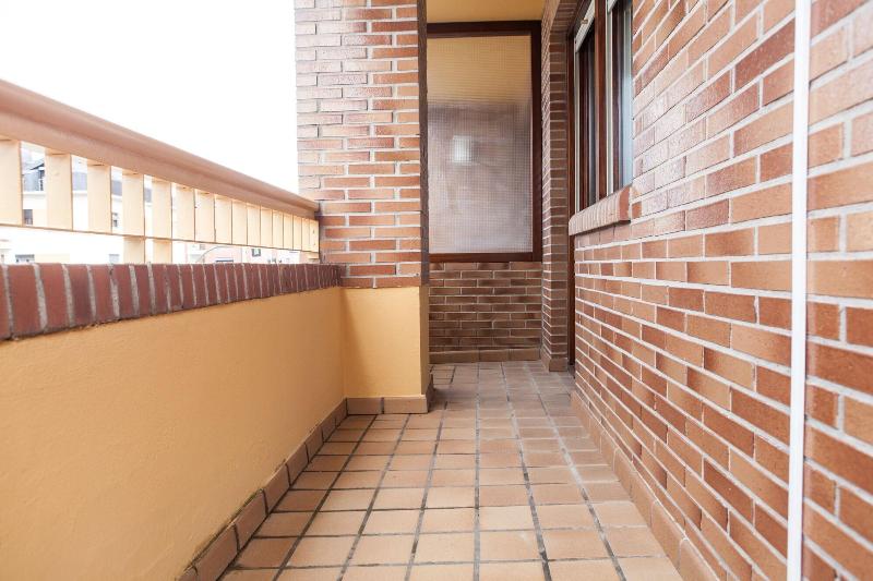 Los Rosales image