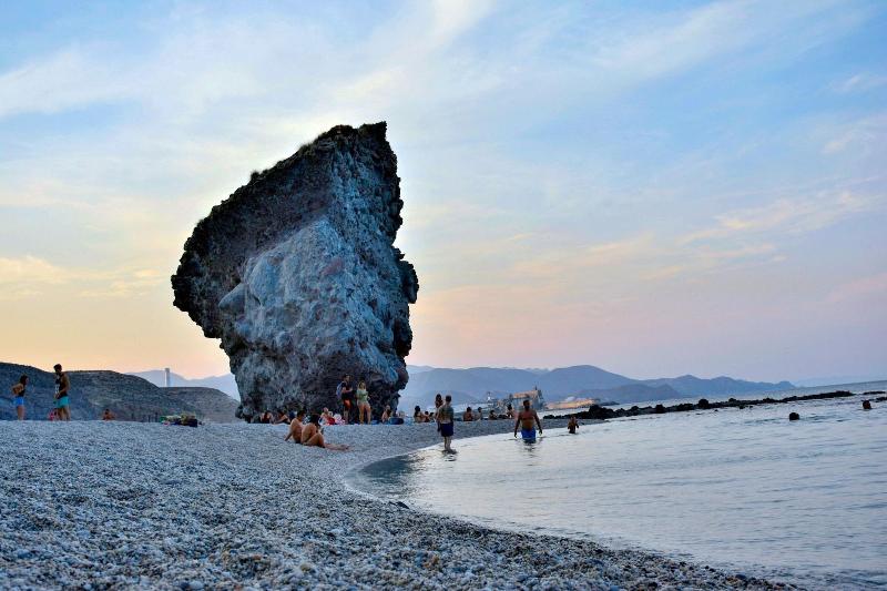 Hostal La Isla image