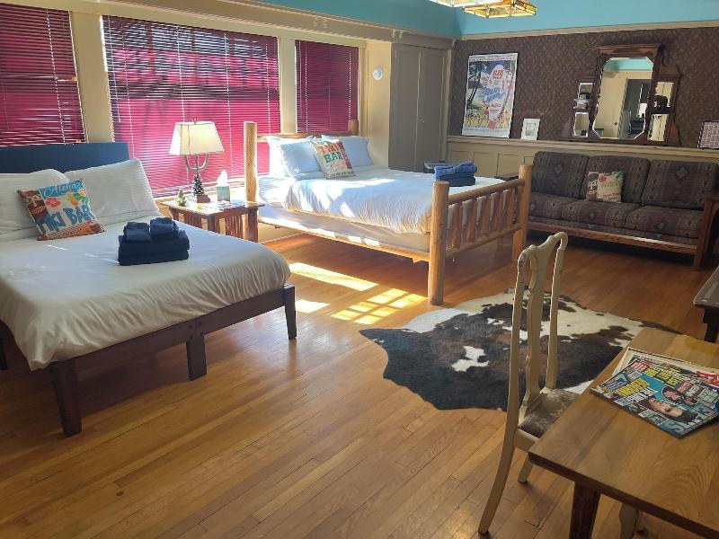 Greenway Manor image