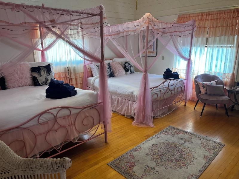 Greenway Manor image