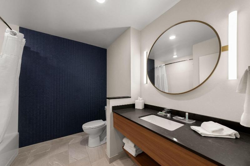 Fairfield Inn & Suites by Marriott Brooksville Sun image