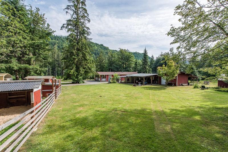 Emerald Valley Inn image