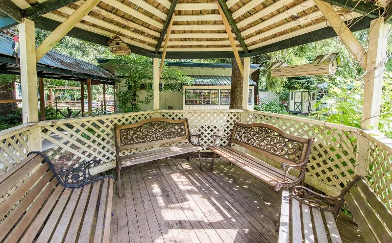 Emerald Valley Inn image
