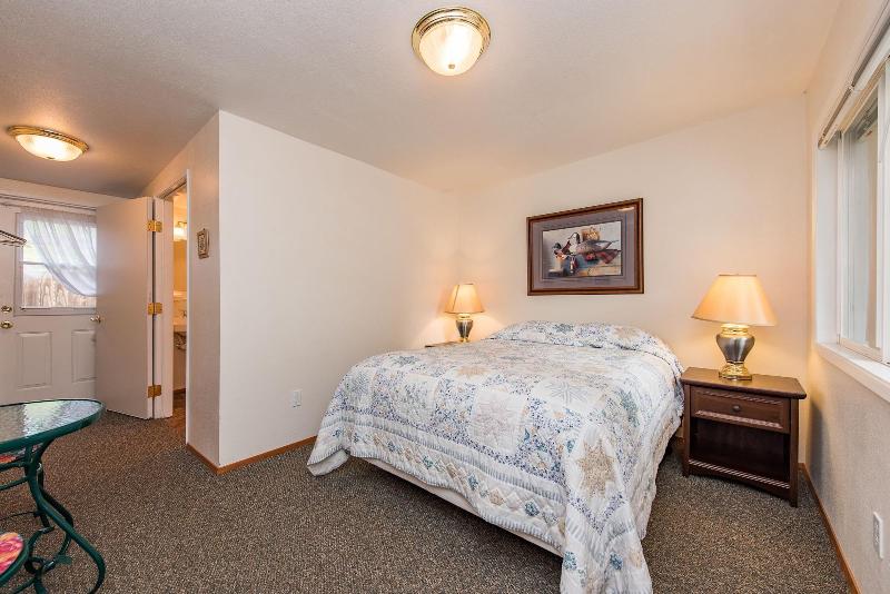 Emerald Valley Inn image
