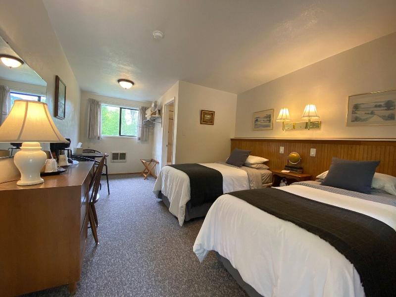 Emerald Valley Inn image