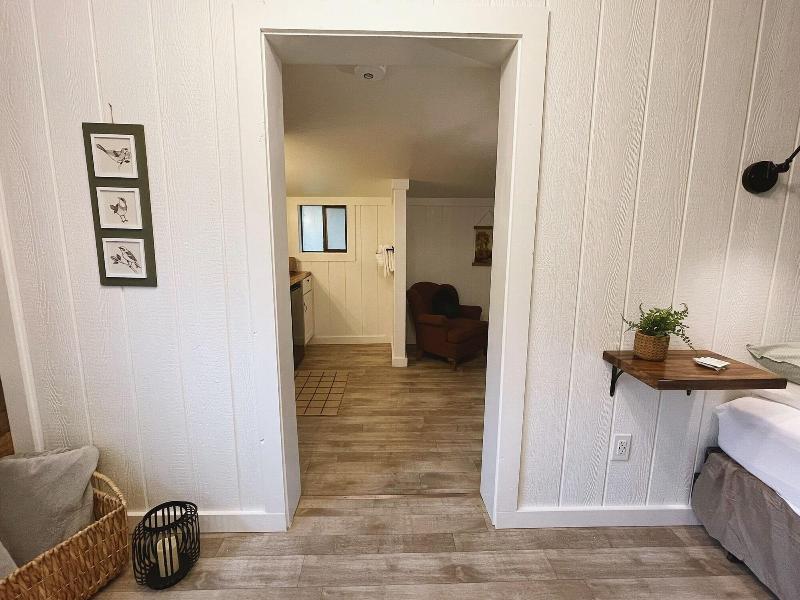 Emerald Valley Inn image