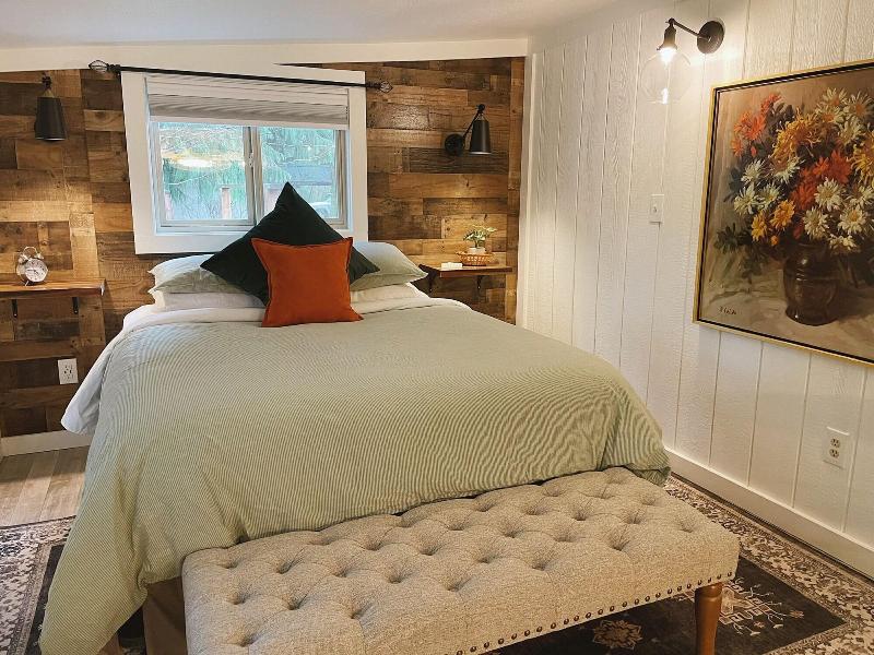 Emerald Valley Inn image