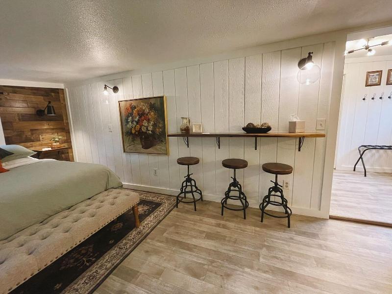 Emerald Valley Inn image
