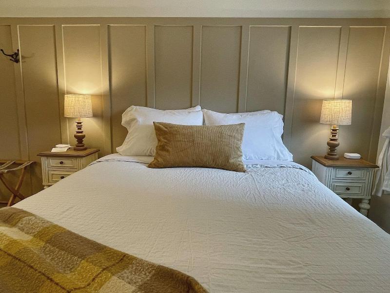 Emerald Valley Inn image