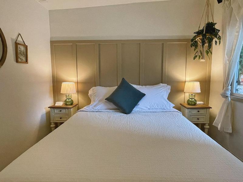 Emerald Valley Inn image