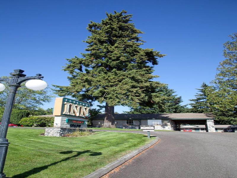 Poulsbo Inn & Suites image