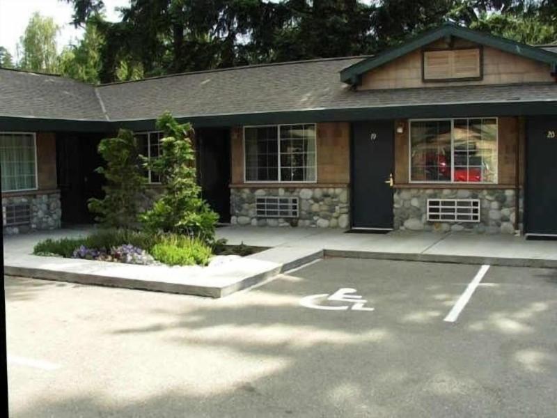 Poulsbo Inn & Suites image