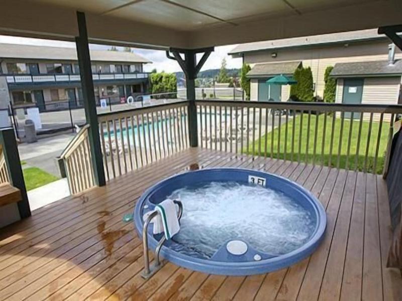 Poulsbo Inn & Suites image