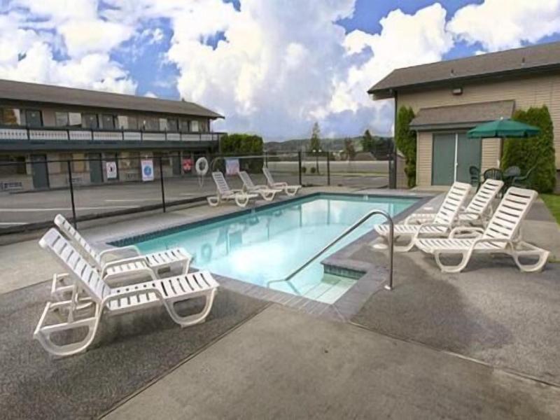 Poulsbo Inn & Suites image