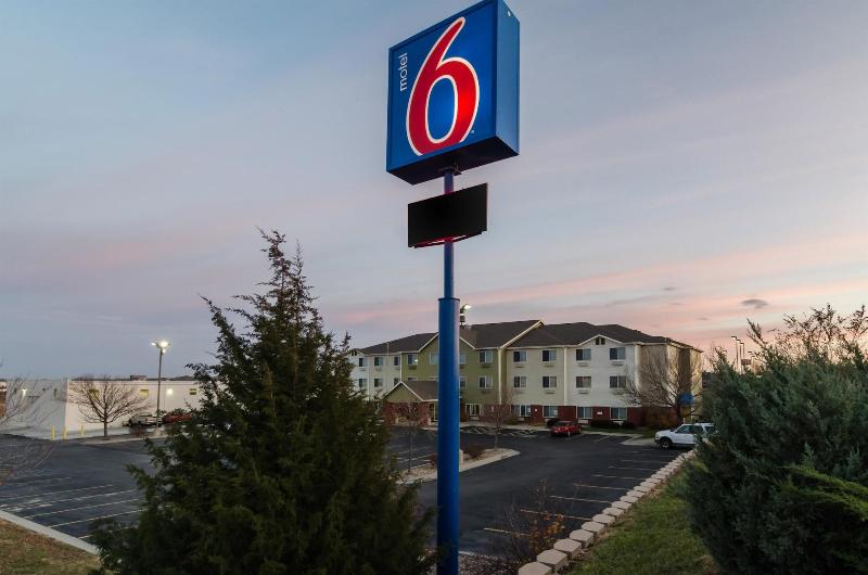 Motel 6 Lincoln, NE